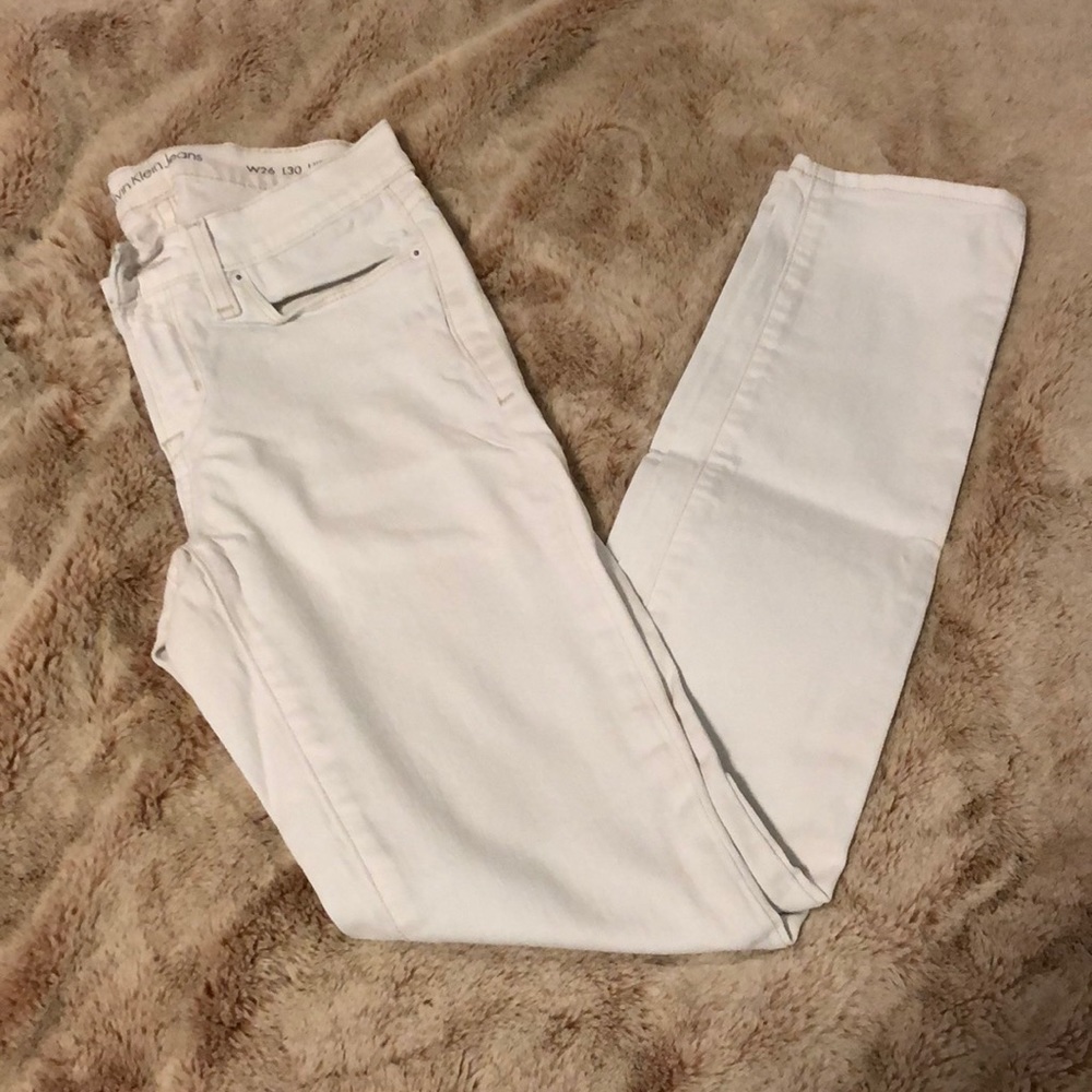 Mid rise skinny jeans